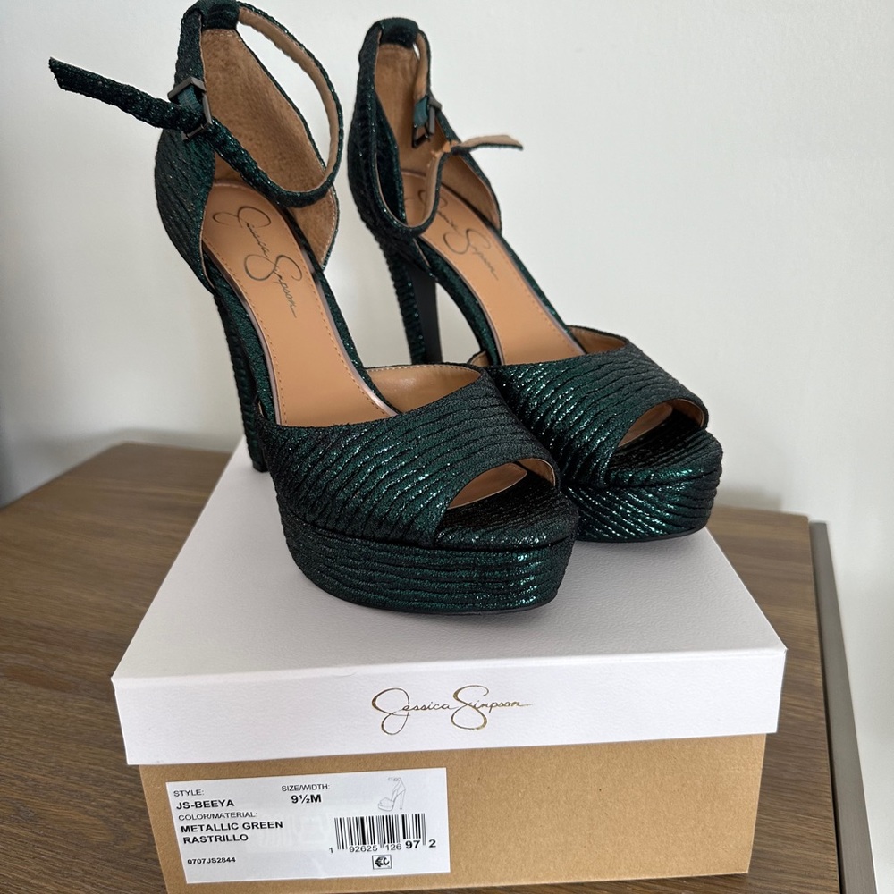Jessica Simpson Shoes / Heels